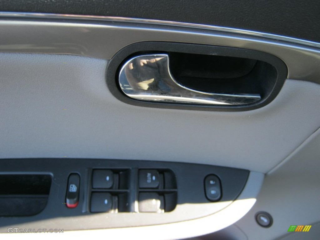 2009 Aura XR V6 - Carbon Flash Metallic / Gray photo #25