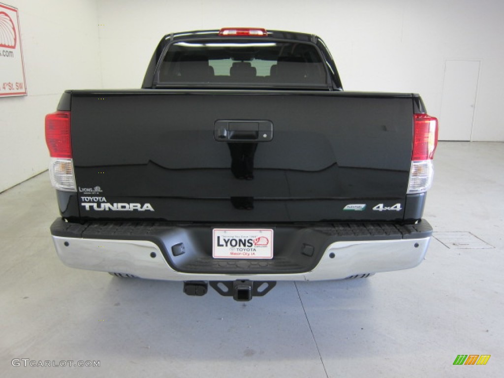 2011 Tundra Platinum CrewMax 4x4 - Black / Graphite Gray photo #17