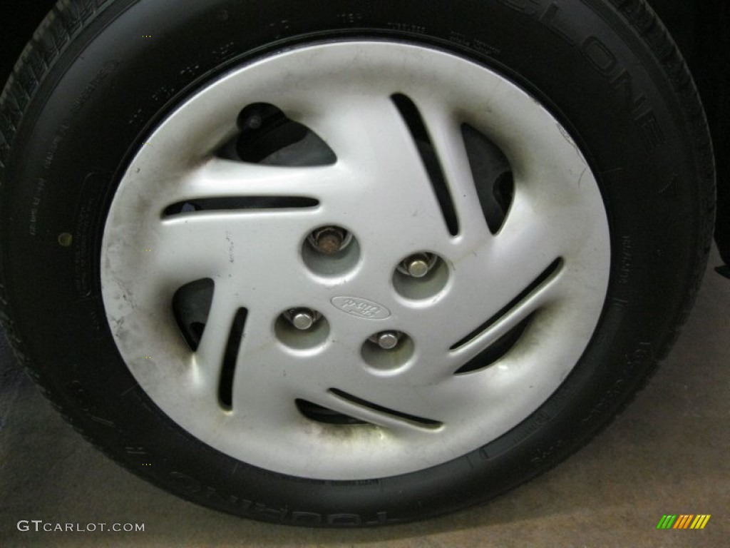 2002 Ford Escort SE Sedan Wheel Photos