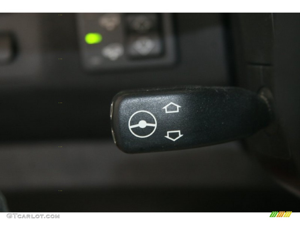 2004 BMW X5 4.8is Controls Photo #52156017