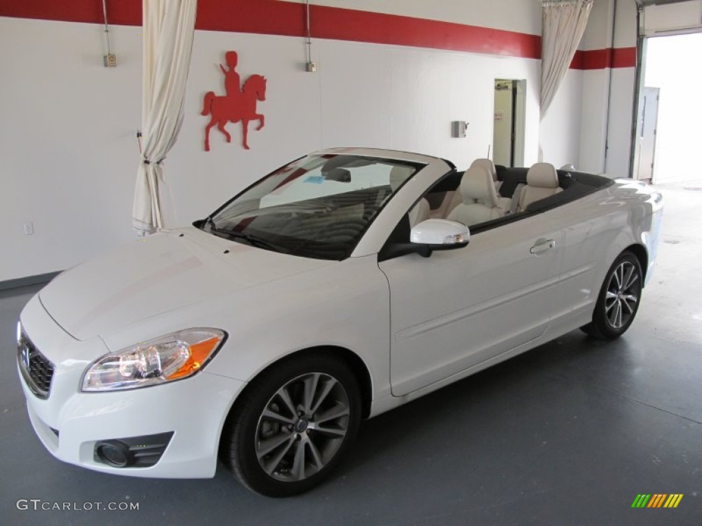 Ice White Volvo C70