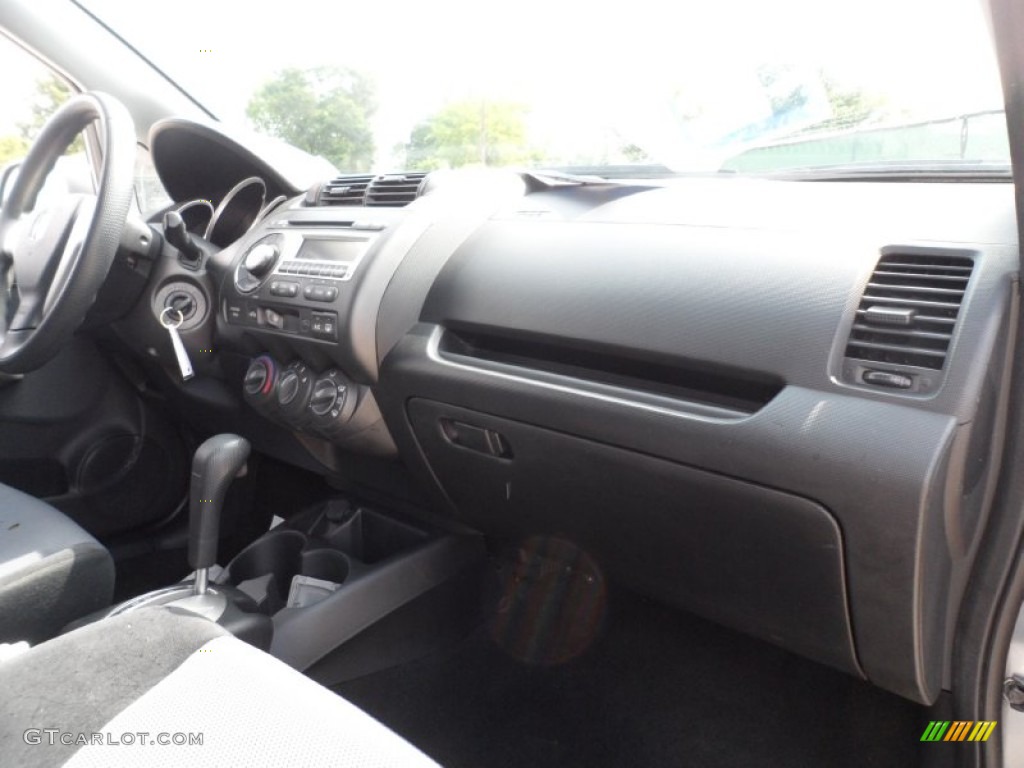 2008 Fit Hatchback - Storm Silver Metallic / Black/Grey photo #34