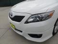 Super White - Camry SE Photo No. 12
