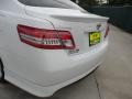 Super White - Camry SE Photo No. 24