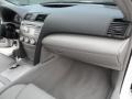 Super White - Camry SE Photo No. 27