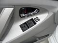 Super White - Camry SE Photo No. 35