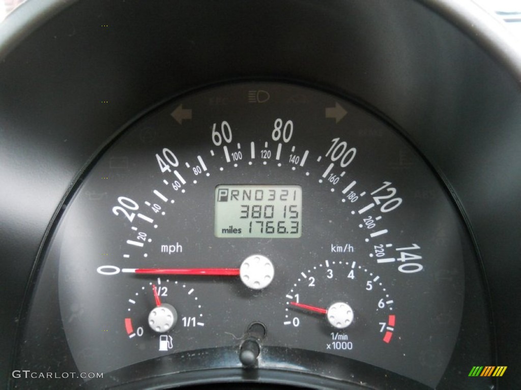 2002 Volkswagen New Beetle GLS Coupe Gauges Photo #52163779