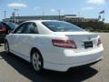 Super White - Camry SE Photo No. 4