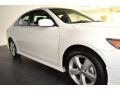 Super White - Camry SE Photo No. 6