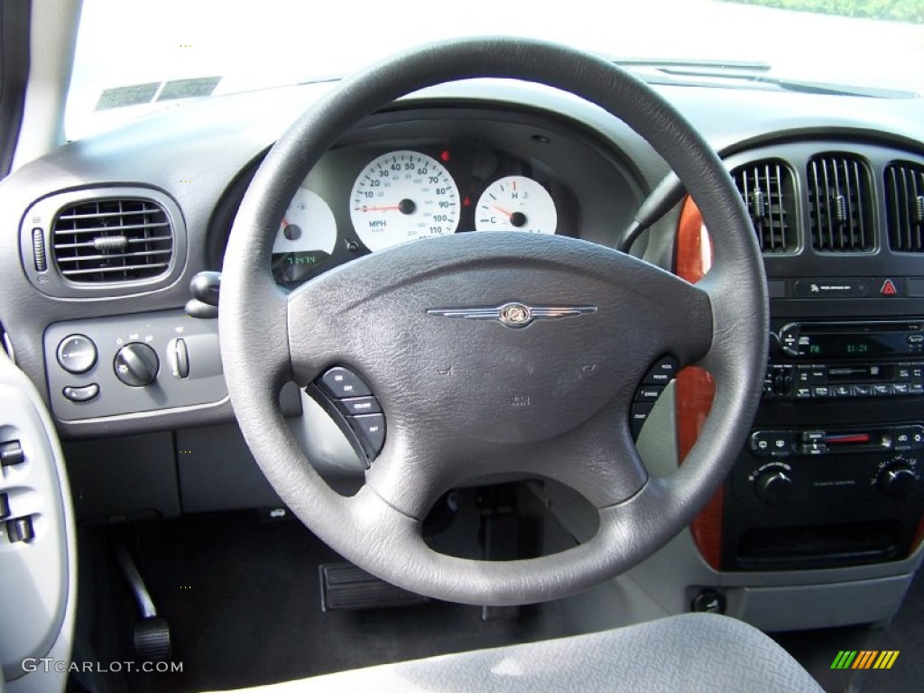 2006 Chrysler Town & Country Standard Town & Country Model Steering Wheel Photos