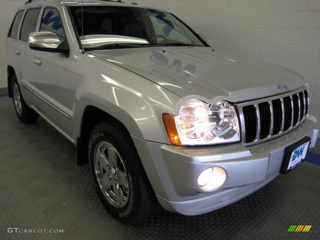 2006 Grand Cherokee Overland 4x4 - Bright Silver Metallic / Medium Slate Gray photo #1