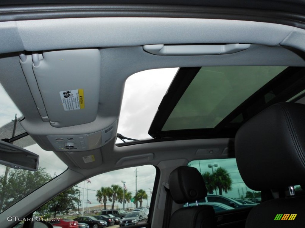 2012 Volkswagen Touareg TDI Lux 4XMotion Sunroof Photo #52175434