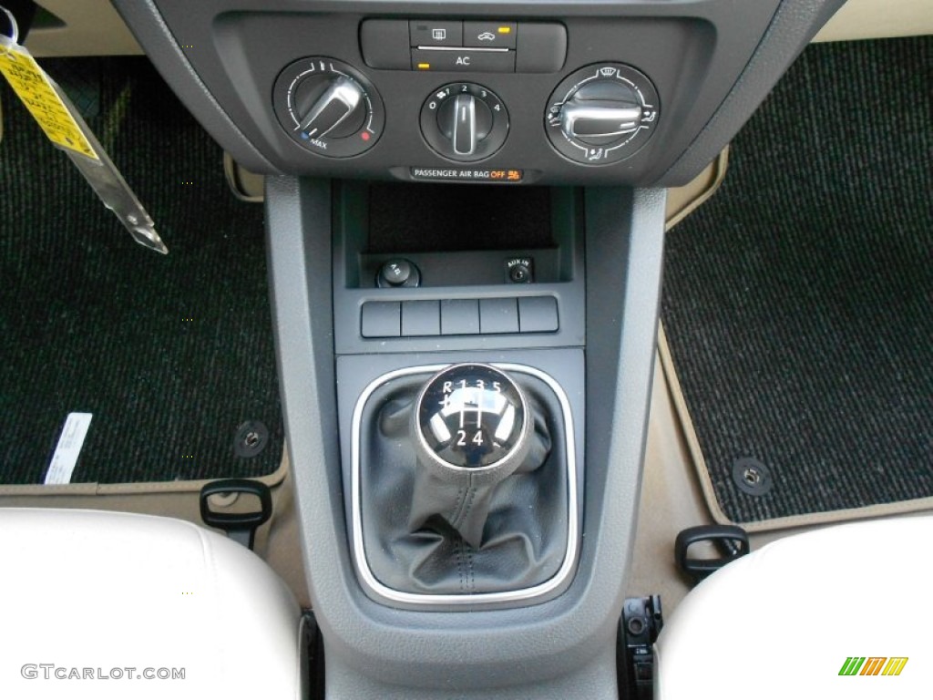 2012 Volkswagen Jetta SE Sedan 5 Speed Manual Transmission Photo #52177219