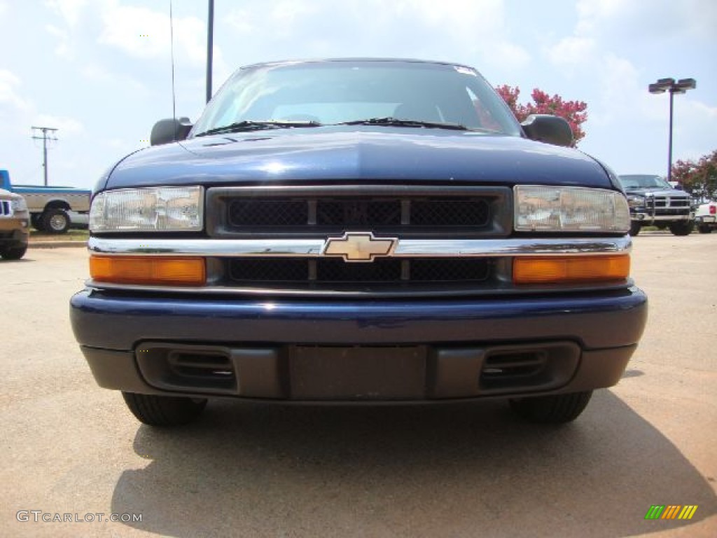 2003 S10 LS Extended Cab - Indigo Blue Metallic / Graphite photo #8