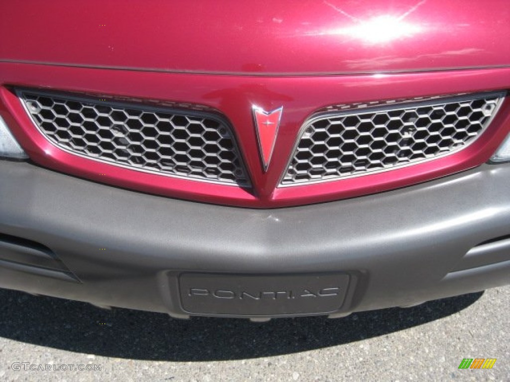 2004 Montana  - Sport Red Metallic / Gray photo #14