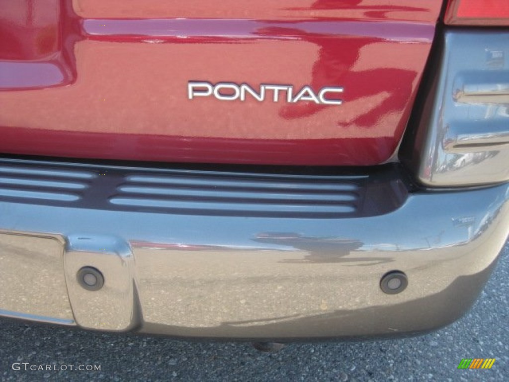 2004 Montana  - Sport Red Metallic / Gray photo #18