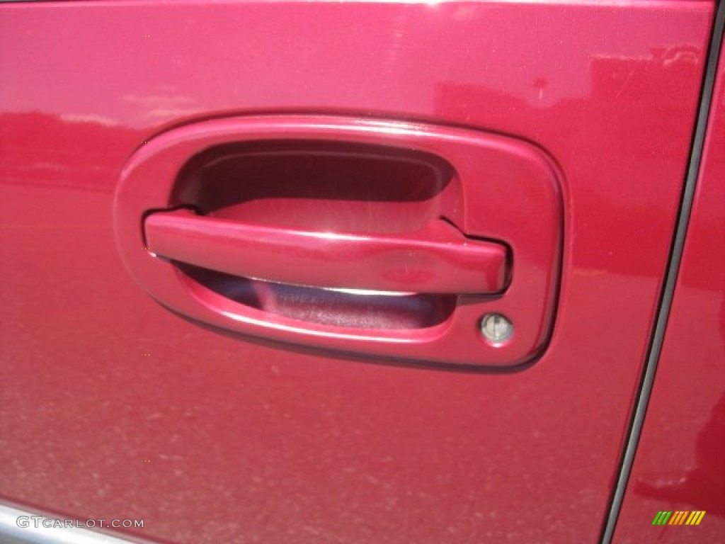 2004 Montana  - Sport Red Metallic / Gray photo #19