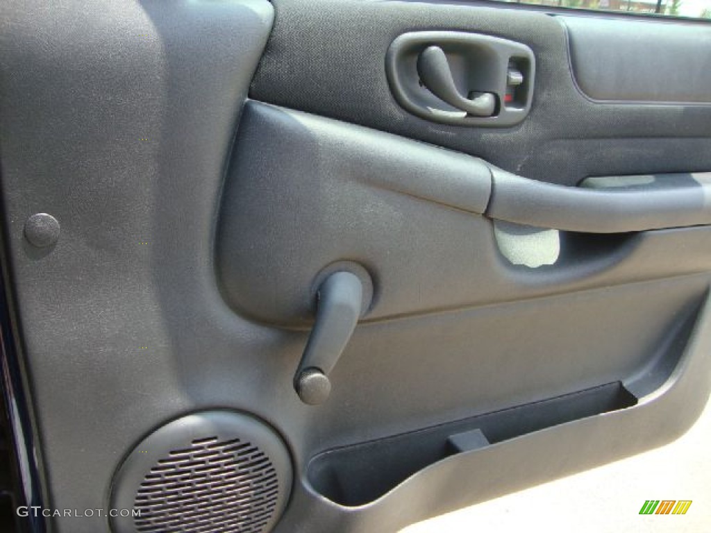 2003 S10 LS Extended Cab - Indigo Blue Metallic / Graphite photo #22