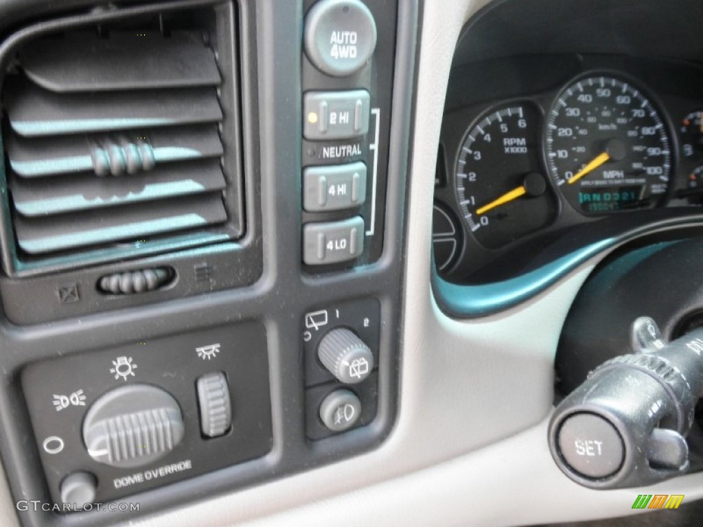 2001 GMC Yukon SLT 4x4 Controls Photo #52181029