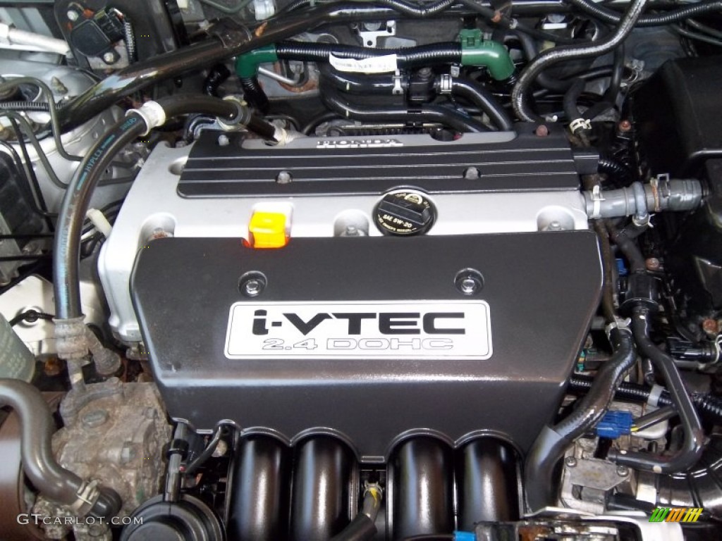 2005 Honda CR-V LX Engine Photos