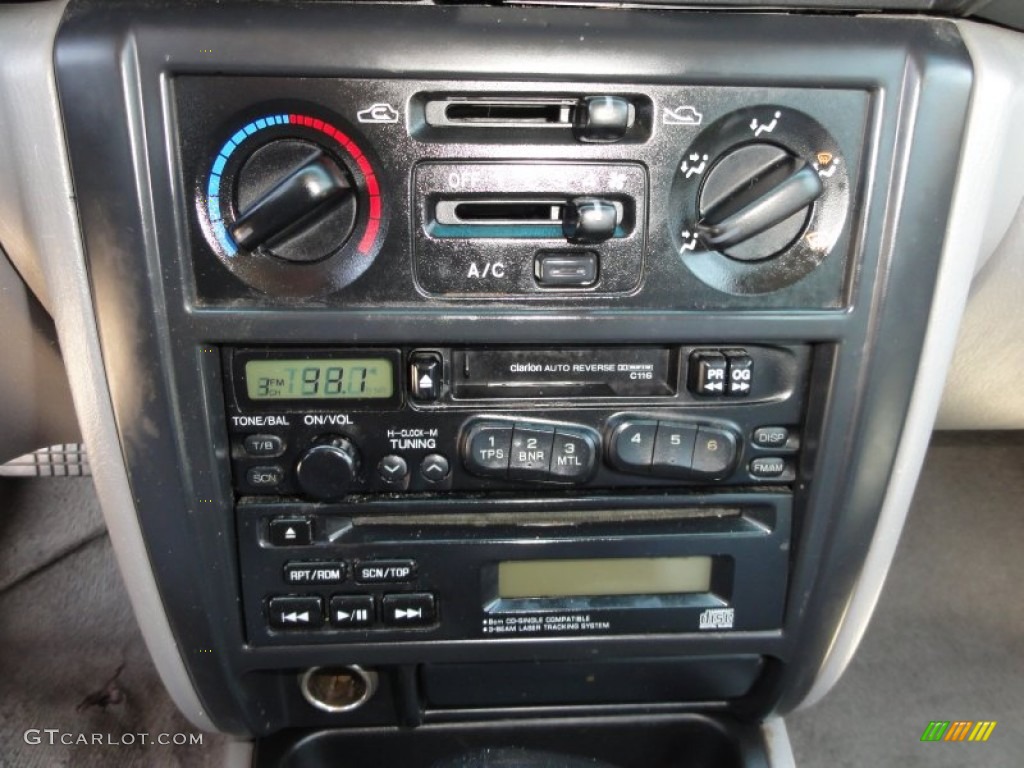 1998 Subaru Forester L Controls Photo #52186564