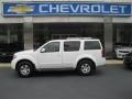 Avalanche White - Pathfinder SE 4x4 Photo No. 1