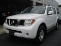 Avalanche White - Pathfinder SE 4x4 Photo No. 2