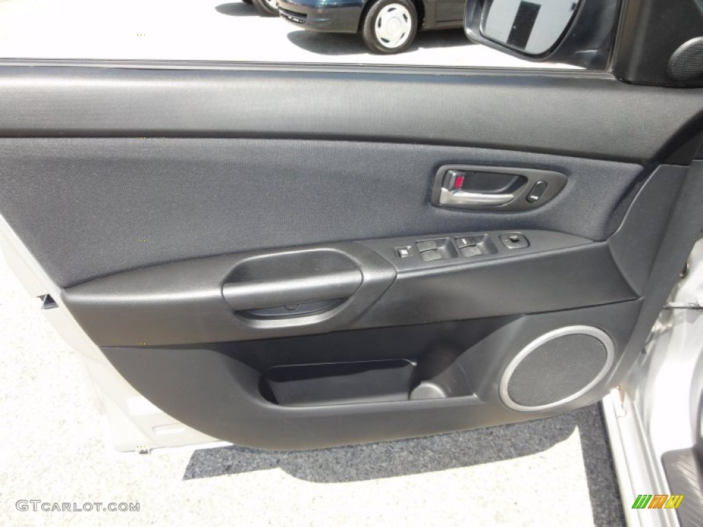 2005 Mazda MAZDA3 s Hatchback Door Panel Photos