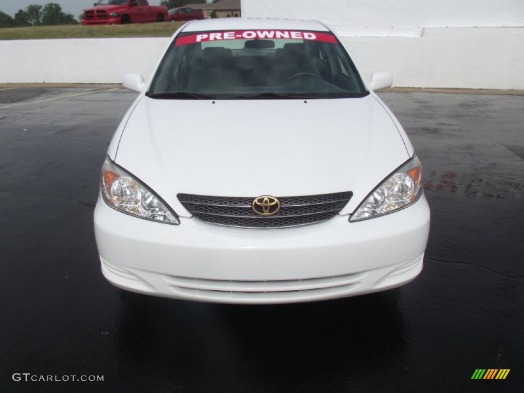 2003 Camry LE - Super White / Stone photo #2