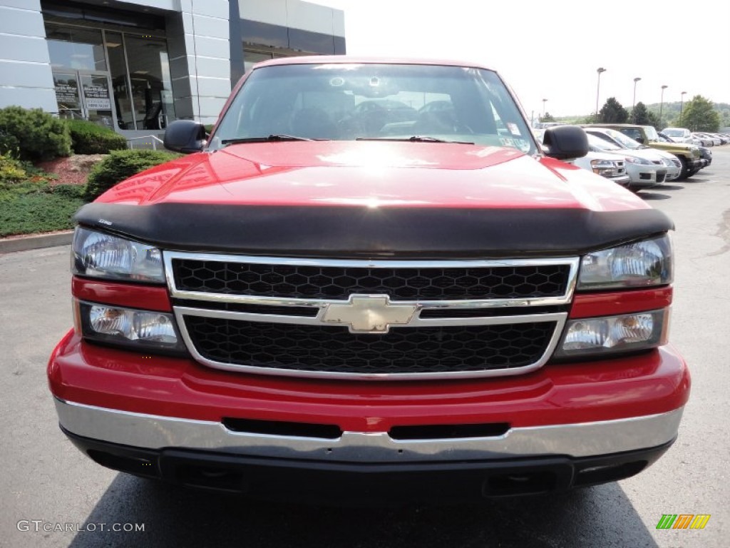 2006 Silverado 1500 Z71 Extended Cab 4x4 - Victory Red / Medium Gray photo #8