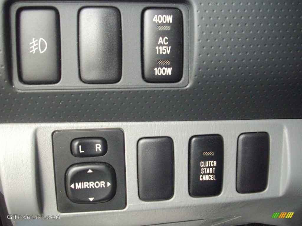 2006 Toyota Tacoma V6 TRD Sport Double Cab 4x4 Controls Photo #52189591
