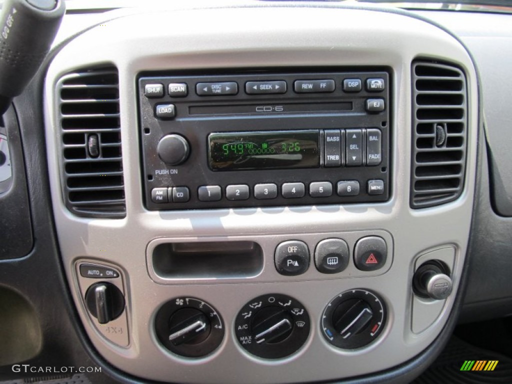 2004 Ford Escape Limited 4WD Controls Photo #52190800