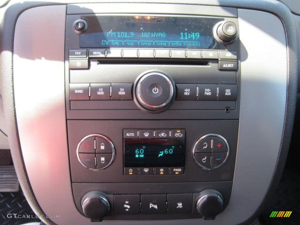 2010 Chevrolet Avalanche Z71 4x4 Controls Photos