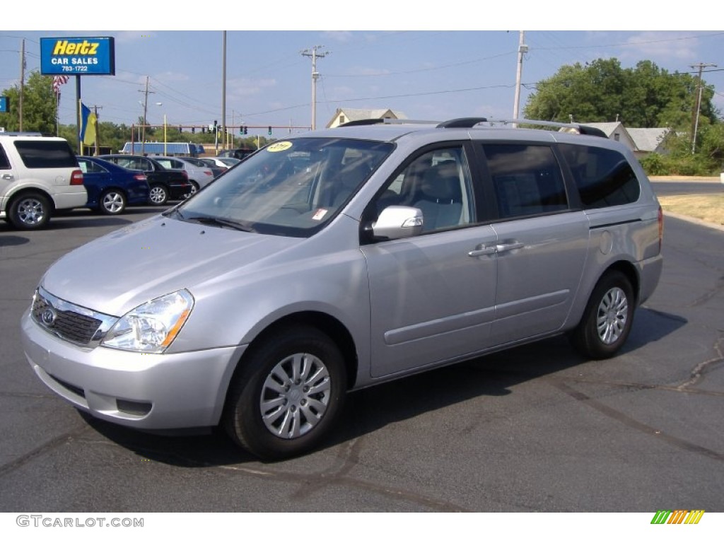 Clear Silver Kia Sedona