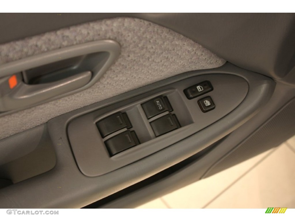 2001 Toyota Camry CE Controls Photo #52191544