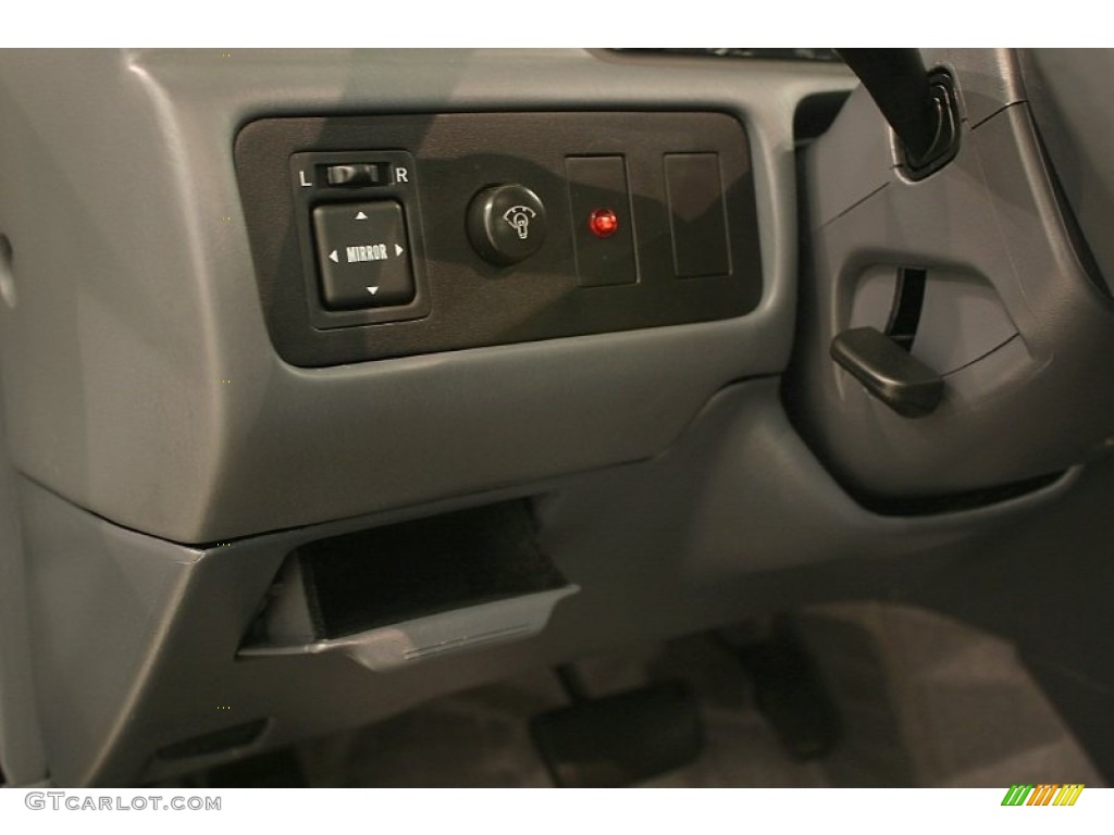 2001 Toyota Camry CE Controls Photo #52191583