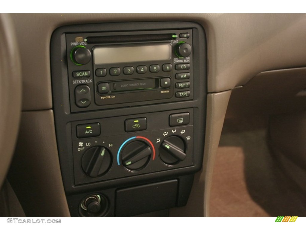 2000 Toyota Camry CE Controls Photo #52192030