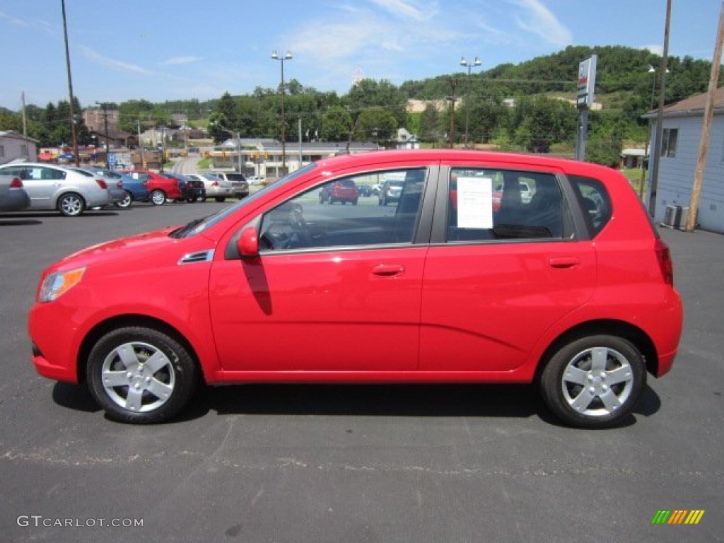 2010 Aveo Aveo5 LT - Victory Red / Charcoal photo #4