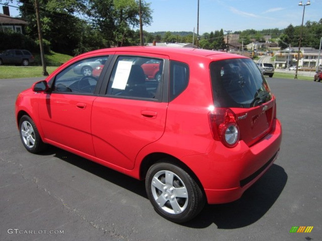 2010 Aveo Aveo5 LT - Victory Red / Charcoal photo #5