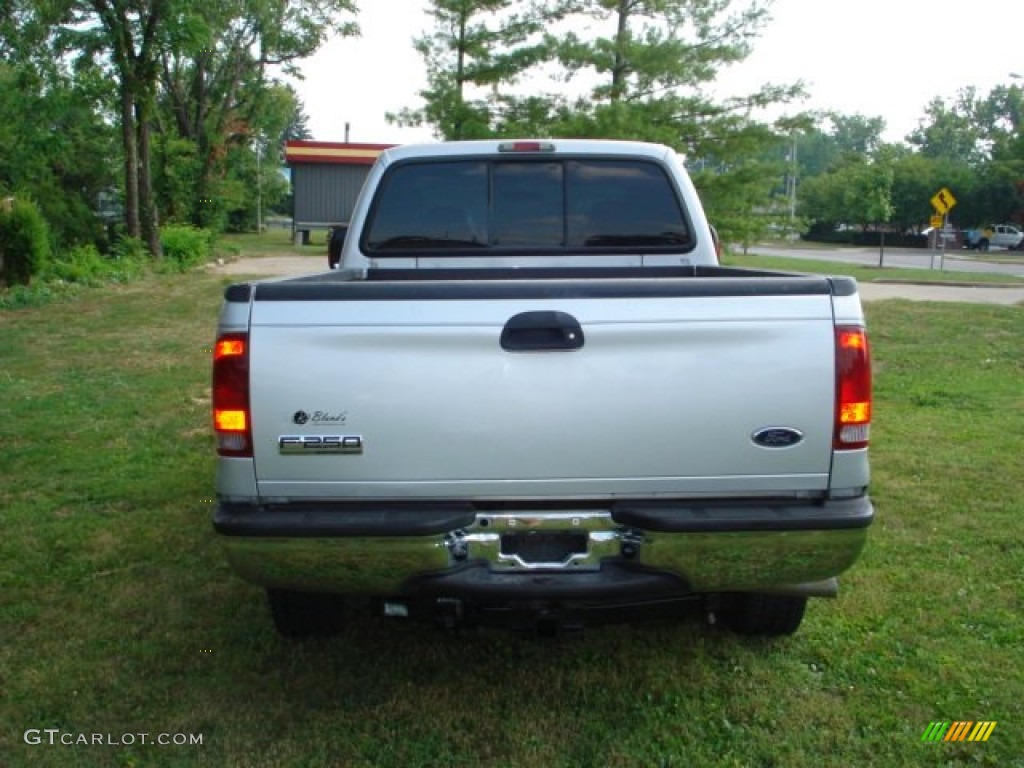 2005 F250 Super Duty XLT Crew Cab 4x4 - Silver Metallic / Medium Flint photo #7