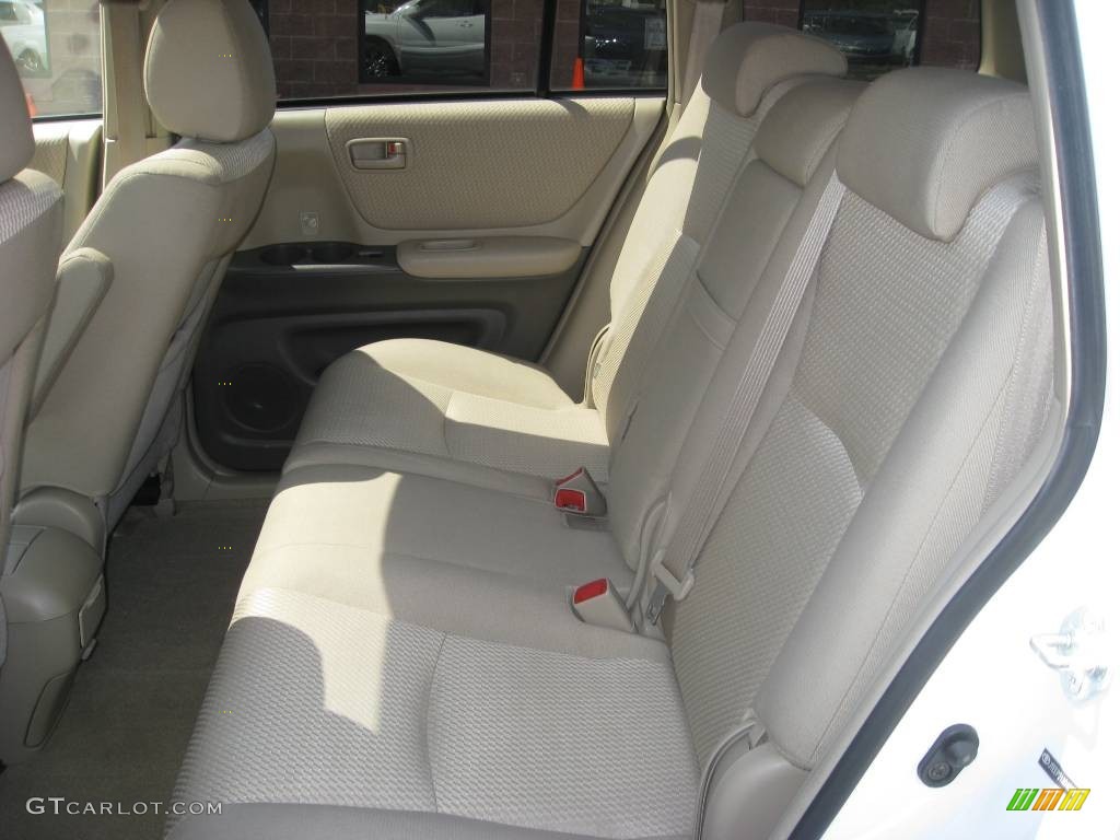 2004 Highlander V6 4WD - Super White / Ivory photo #11