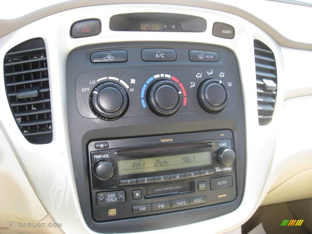 2004 Highlander V6 4WD - Super White / Ivory photo #16