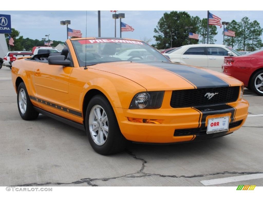 2007 Mustang V6 Premium Convertible - Grabber Orange / Dark Charcoal photo #3