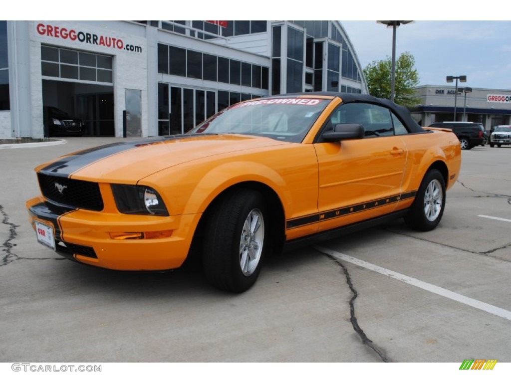 2007 Mustang V6 Premium Convertible - Grabber Orange / Dark Charcoal photo #16