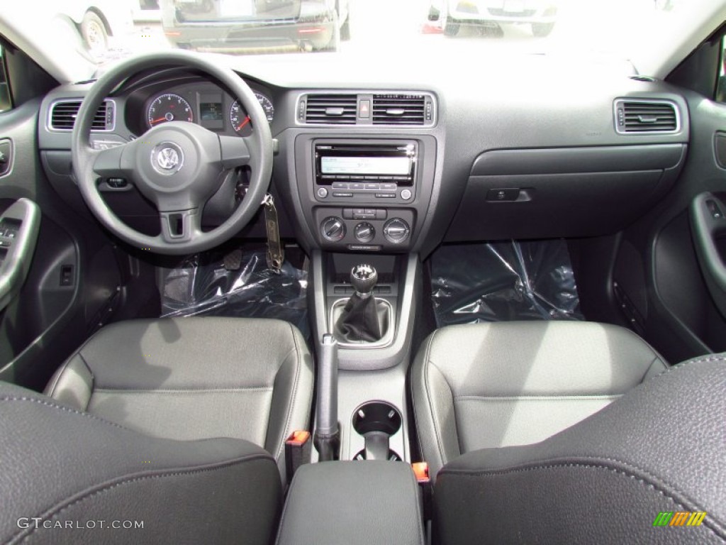 2011 Volkswagen Jetta SE Sedan Dashboard Photos