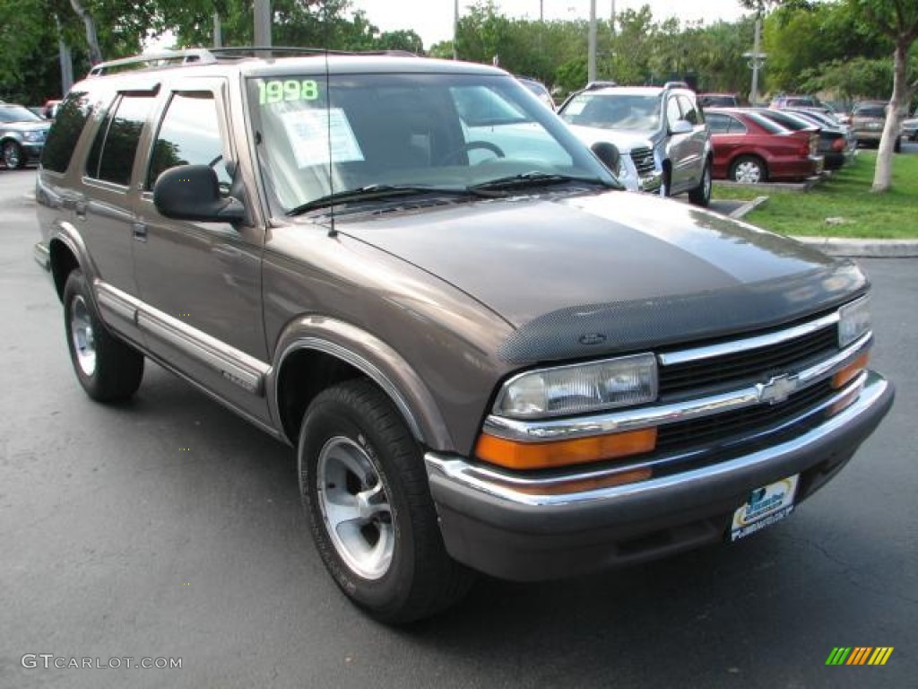 Medium Beige Mystique Metallic 1998 Chevrolet Blazer LS Exterior Photo #52202041