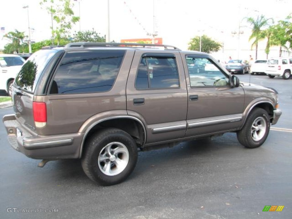 Medium Beige Mystique Metallic 1998 Chevrolet Blazer LS Exterior Photo #52202173