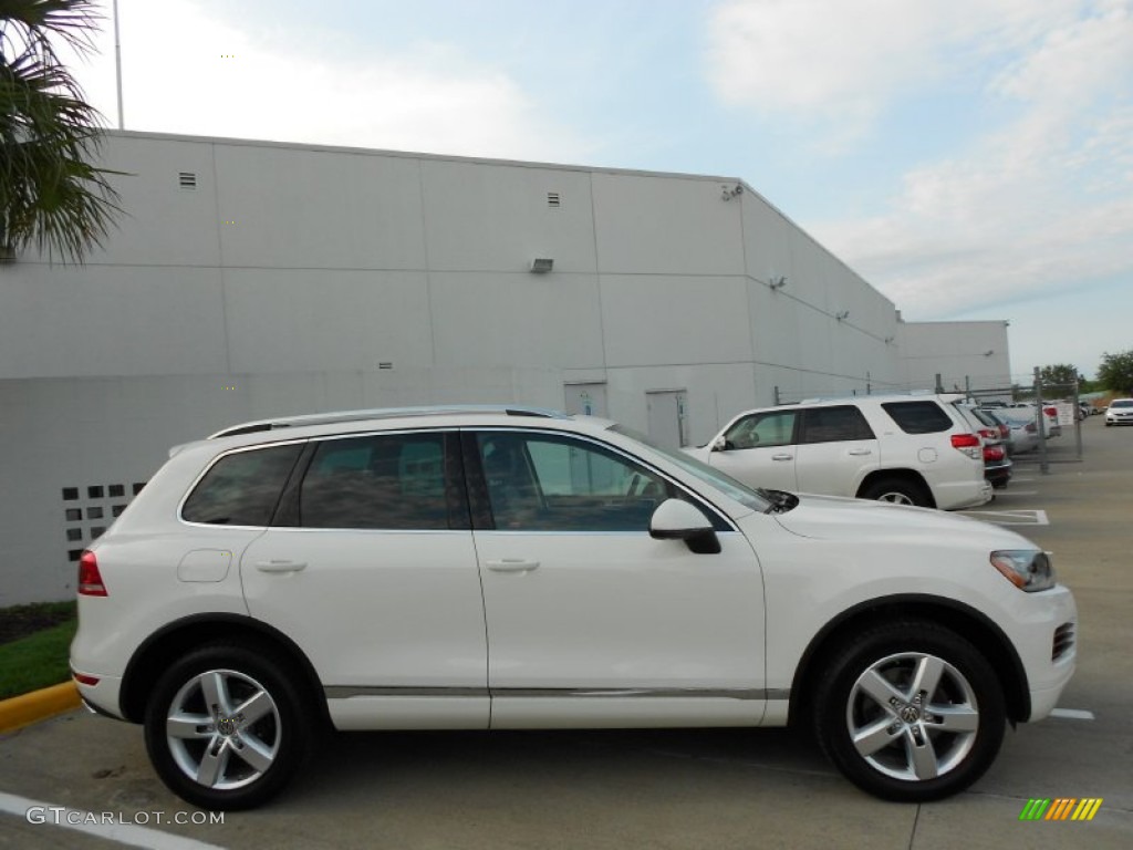 Campanella White 2011 Volkswagen Touareg VR6 FSI Lux 4XMotion Exterior Photo #52205272