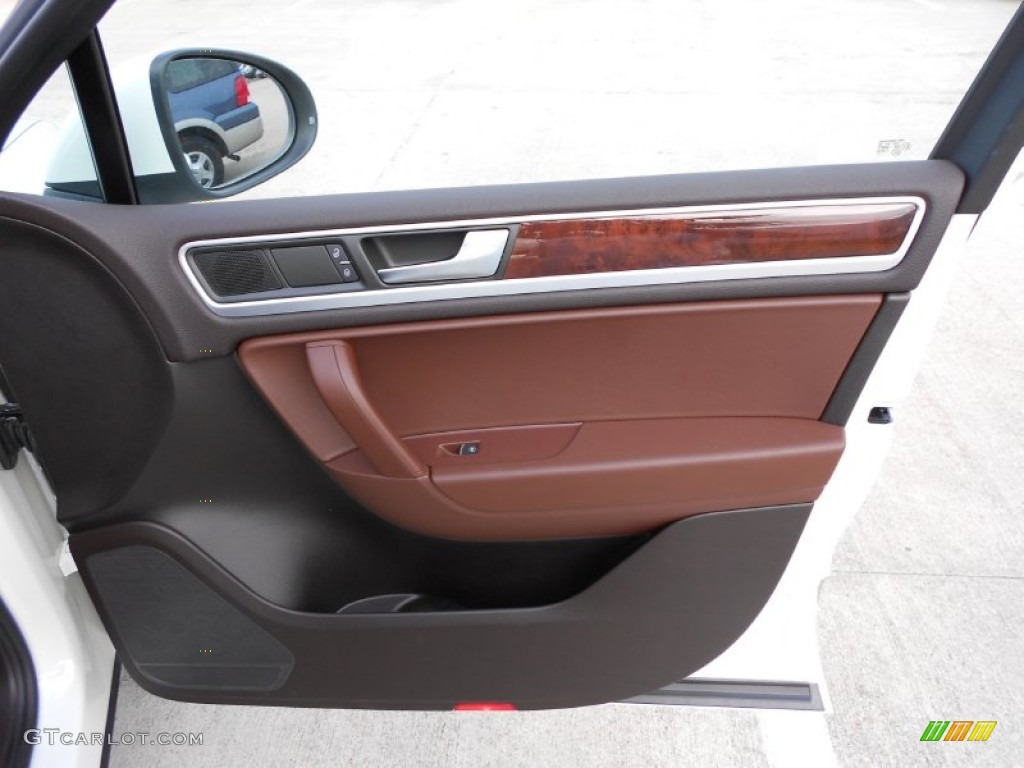 2011 Volkswagen Touareg VR6 FSI Lux 4XMotion Saddle Brown Door Panel Photo #52205338