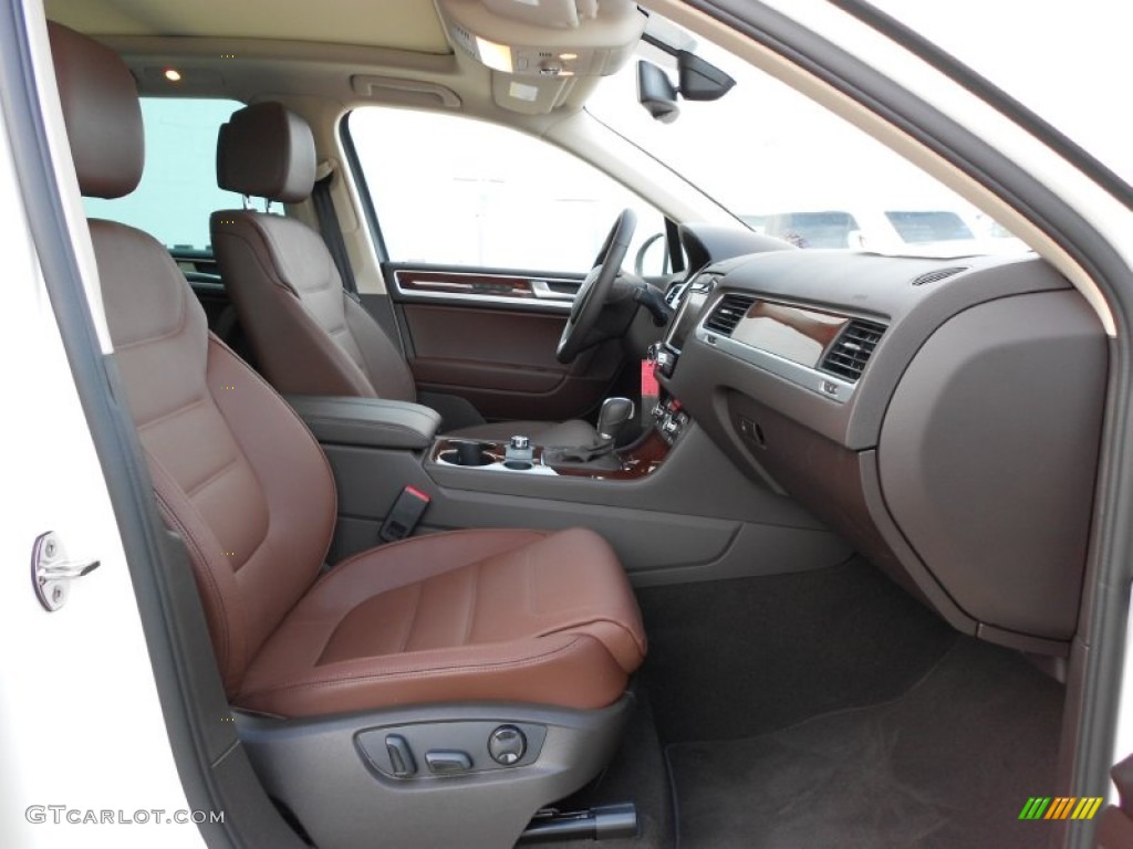 Saddle Brown Interior 2011 Volkswagen Touareg VR6 FSI Lux 4XMotion Photo #52205344